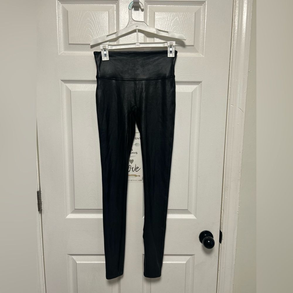 SPANX Gray faux leather leggings Size Medium